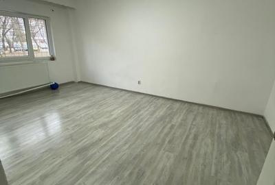 Apartament cu 3 camere decomandat în Mioriței - 2