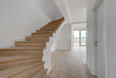 Casă cu 4 camere cu Teren 324 Mp în Corbeanca