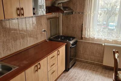 Apartament cu 3 camere decomandat în Vitan - 4
