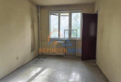 Vanzare apartament cu 3 camere, zona Giurgiului- Izvorul Rece - 2