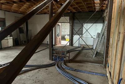 RECO casa Inand la rosu cu teren imens - 11