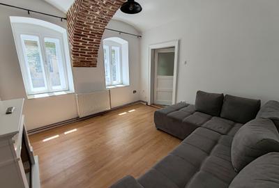 Apartament cu 2 camere nedecomandat, mobilat în Centrul Istoric - 1