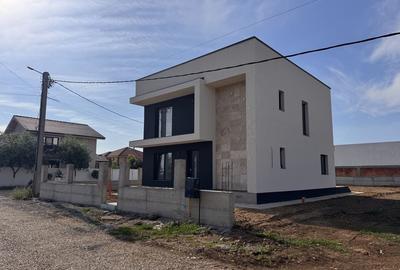 Casă cu 4 camere în Central - 1