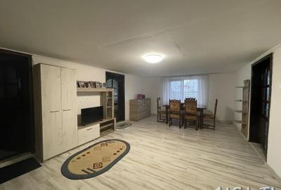 Casă individuală cu 6 camere cu Canalizare în Central - 1