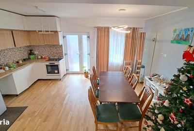 Casă cu 5 camere cu Teren 233 Mp în Ghencea - 2