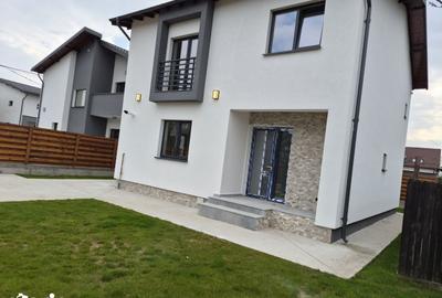 Casă cu 4 camere cu Teren 300 Mp în Ștefănești - 13