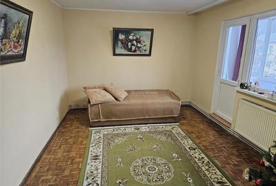 Apartament cu 3 camere decomandat în Micro II - 20