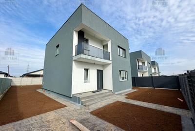 Casă individuală cu 5 camere cu Teren 420 Mp în Berceni