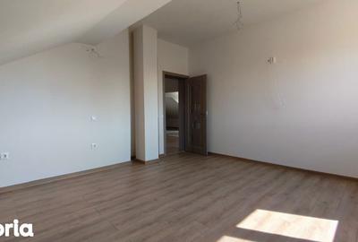 Casă cu 4 camere cu Teren 300 Mp în Central - 10