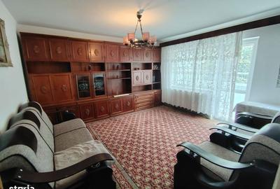 Apartament cu 3 camere în Micro 4