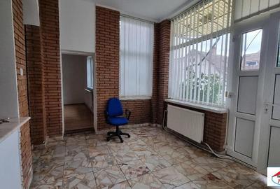 Casă cu 7 camere cu Canalizare în Semicentral - 11