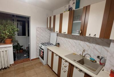 Apartament doua camere decomandat, etajul 3, Brazda zona Scoala 23 Apartament doua camere decomandat, etajul 3, Brazda zona Scoala 23 - 4