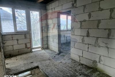 Casă cu 7 camere cu Teren 3650 Mp în Central - 6