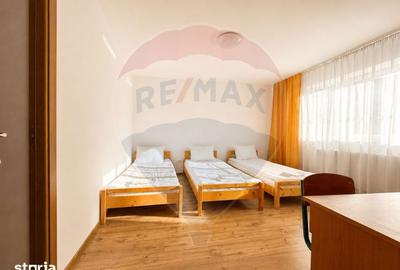 Casă cu 9 camere cu Teren 472 Mp în CFR - 12