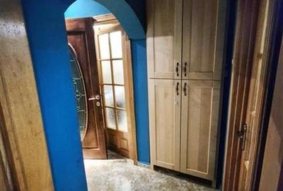 Apartament trei camere, zona semicentrală Popa Șapcă, etaj trei, - 2