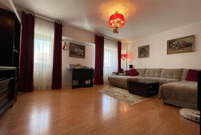Apartament cu 3 camere decomandat, mobilat în Central