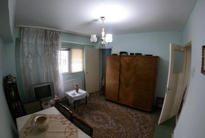 Apartament cu 3 camere decomandat, mobilat în Central - 16