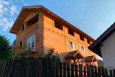 Duplex cu 5 camere în Turcheș