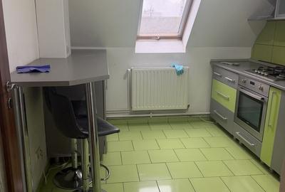 Apartament cu 2 camere semidecomandat în Girocului