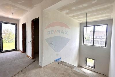 Casă cu 5 camere cu Teren 459 Mp în Balotești