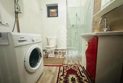 Apartament cu 2 camere semidecomandat, mobilat în Pârneava