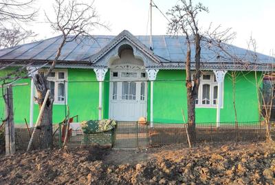 Casă cu 5 camere în Stoișești - 3