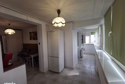 Apartament cu 3 camere decomandat în Exterior Vest - 10