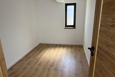 Spațiu comercial, de 74 mp, în Central - 7