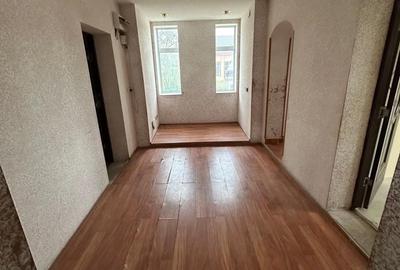 Casă cu 3 camere cu Teren 4000 Mp în Mihăești - 5