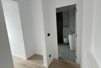 Duplex cu 4 camere cu Canalizare în Central - 16