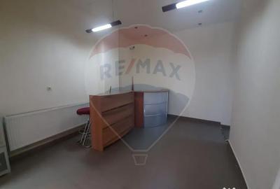 Spațiu comercial, de 210 mp, în Central - 8
