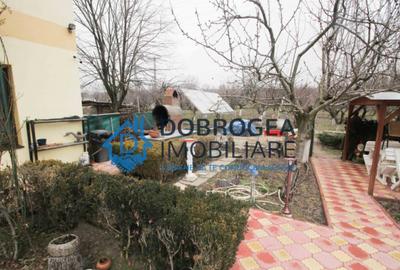 Casă cu 7 camere cu Teren 1000 Mp în Central - 8