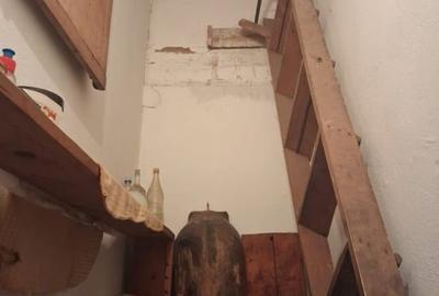 Casă cu 4 camere cu Canalizare în Central - 10