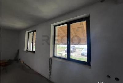 Casă cu 3 camere cu Teren 440 Mp în Central - 9