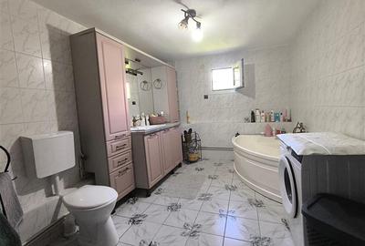 Casă individuală cu 6 camere cu Teren 200 Mp în Muncitoresc - 9