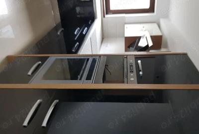 Apartament cu 4 camere decomandat în Central - 3