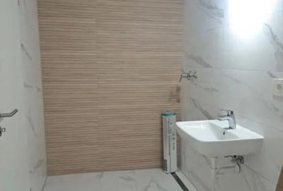 Apartament 3 camere, decomandat - zona Tractorul - 1