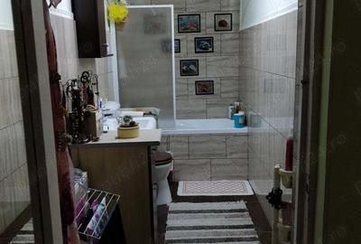 Direct proprietar, vand apartament la casa zona reziden?iala - 1