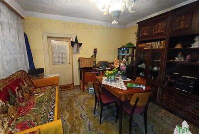 Casă cu 5 camere cu Garaj în Central - 5