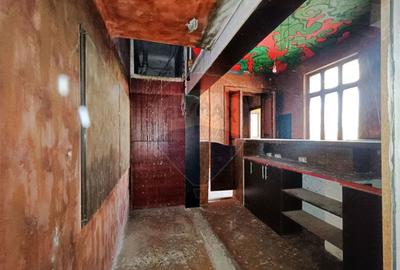 Casă cu 7 camere cu Teren 195 Mp în Libertății - 27