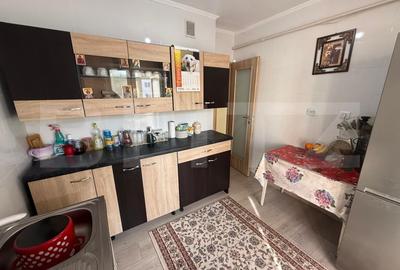 Apartament cu 3 camere decomandat, mobilat în Nicolina - 10