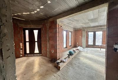 Casă cu 4 camere în Central - 3