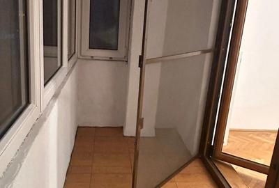 Apartament cu 3 camere decomandat în 1 Mai - 2