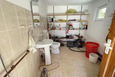 Casă cu 4 camere cu Canalizare în Mehala