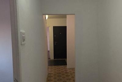 Apartament cu 3 camere decomandat în Iosia