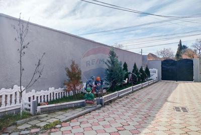 Casa cu 7 camere spa?ioase ideala pentru doua familii - 2