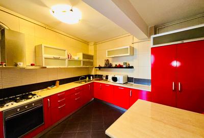 Apartament cu 3 camere decomandat, mobilat în Ștefan cel Mare