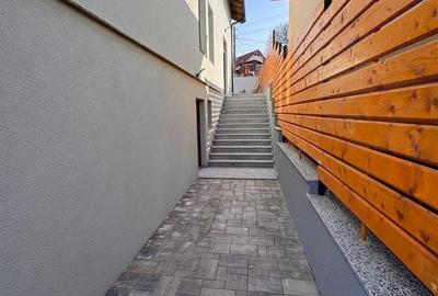 Casă cu 4 camere cu Teren 290 Mp în Gruia - 1