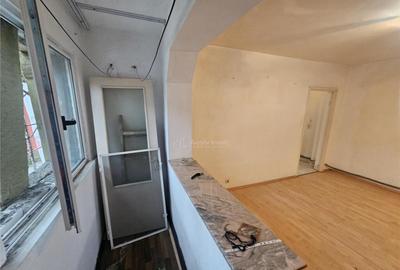 Resita, 2 Cam. Cf. 1, Et. 1, Micro 2 - 9