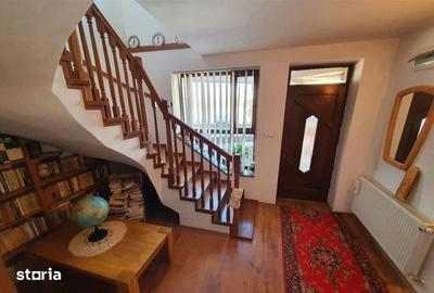 Casă cu 6 camere cu Teren 1000 Mp în Central - 3